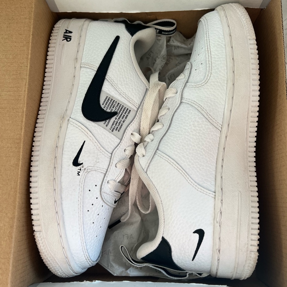 Nike Air Force 1’s Low LV8 UTILITY 🔥RARE🔥 size 5